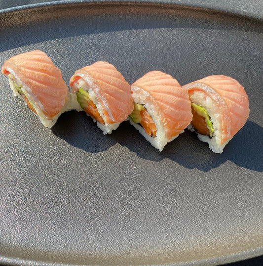 Double flamed Salmon roll(4Pieces)