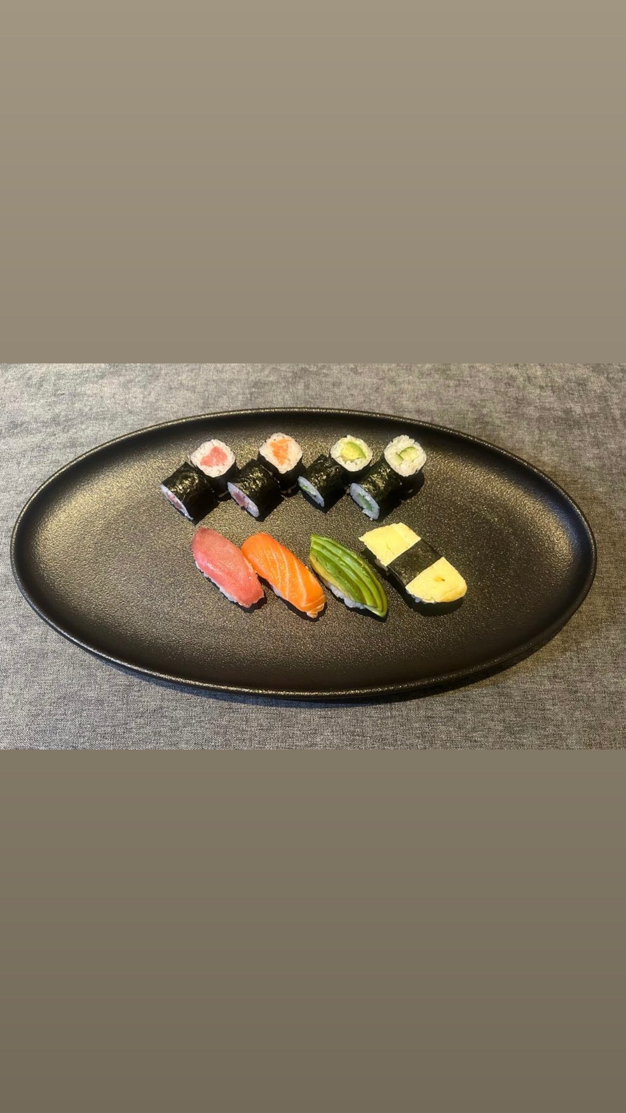Maki and nigiri mix