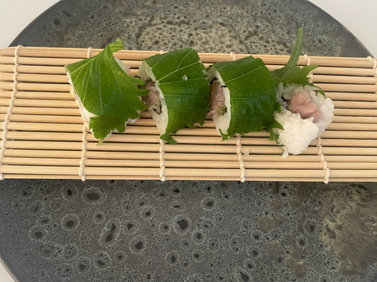 Shiso Roll  inside roll(4Pieces)