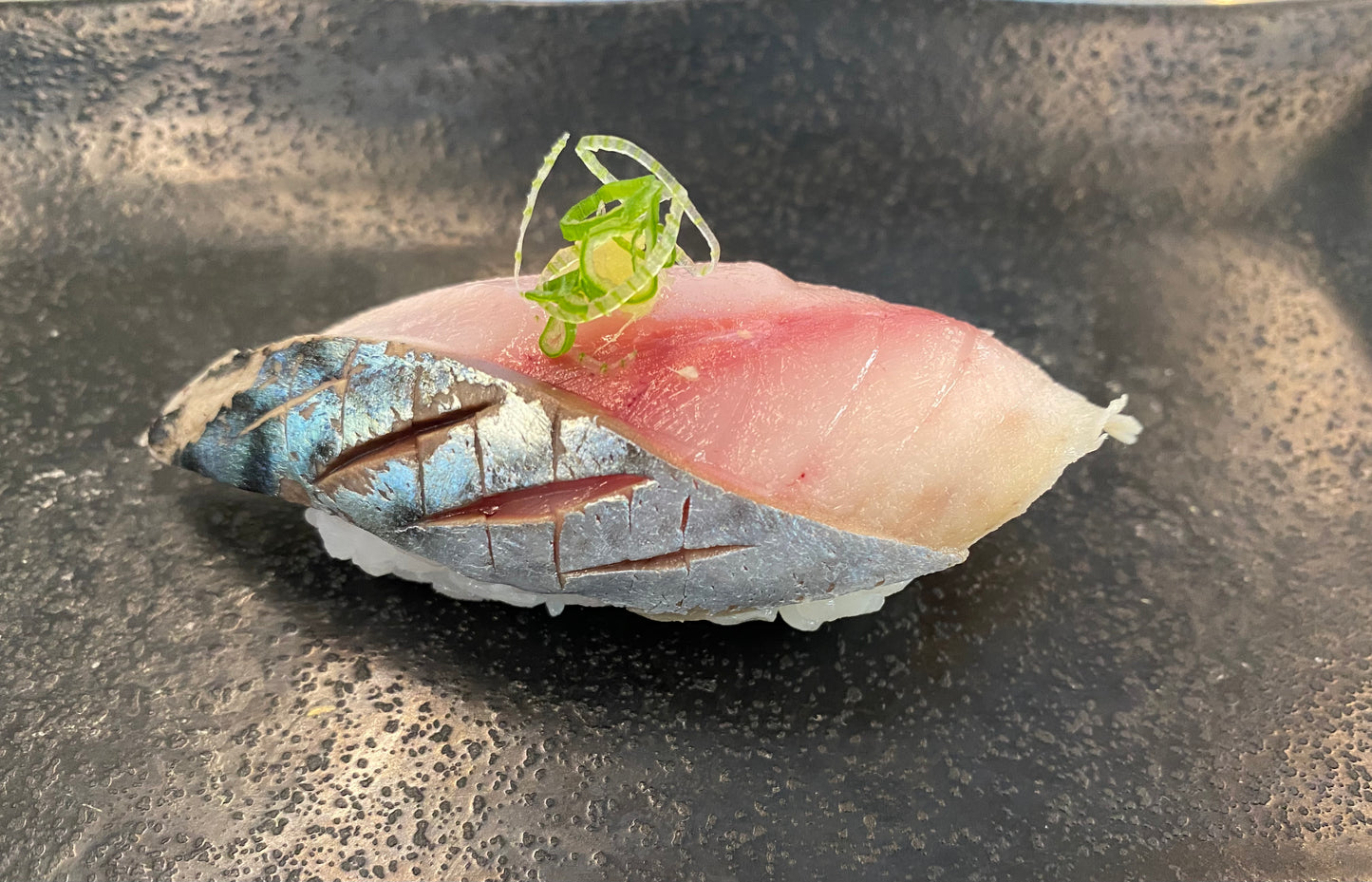 Nigiri Mackerel)2Pieces)
